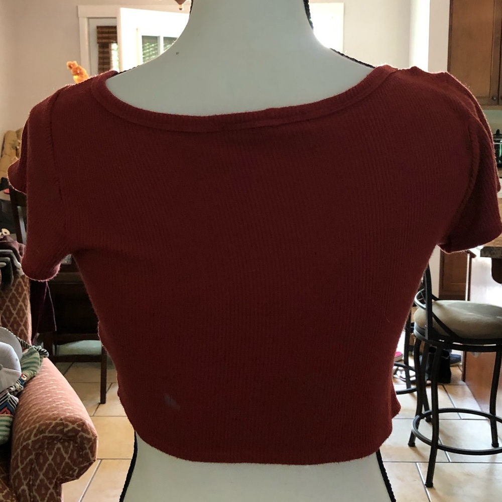 crop top - Picture 2 of 3